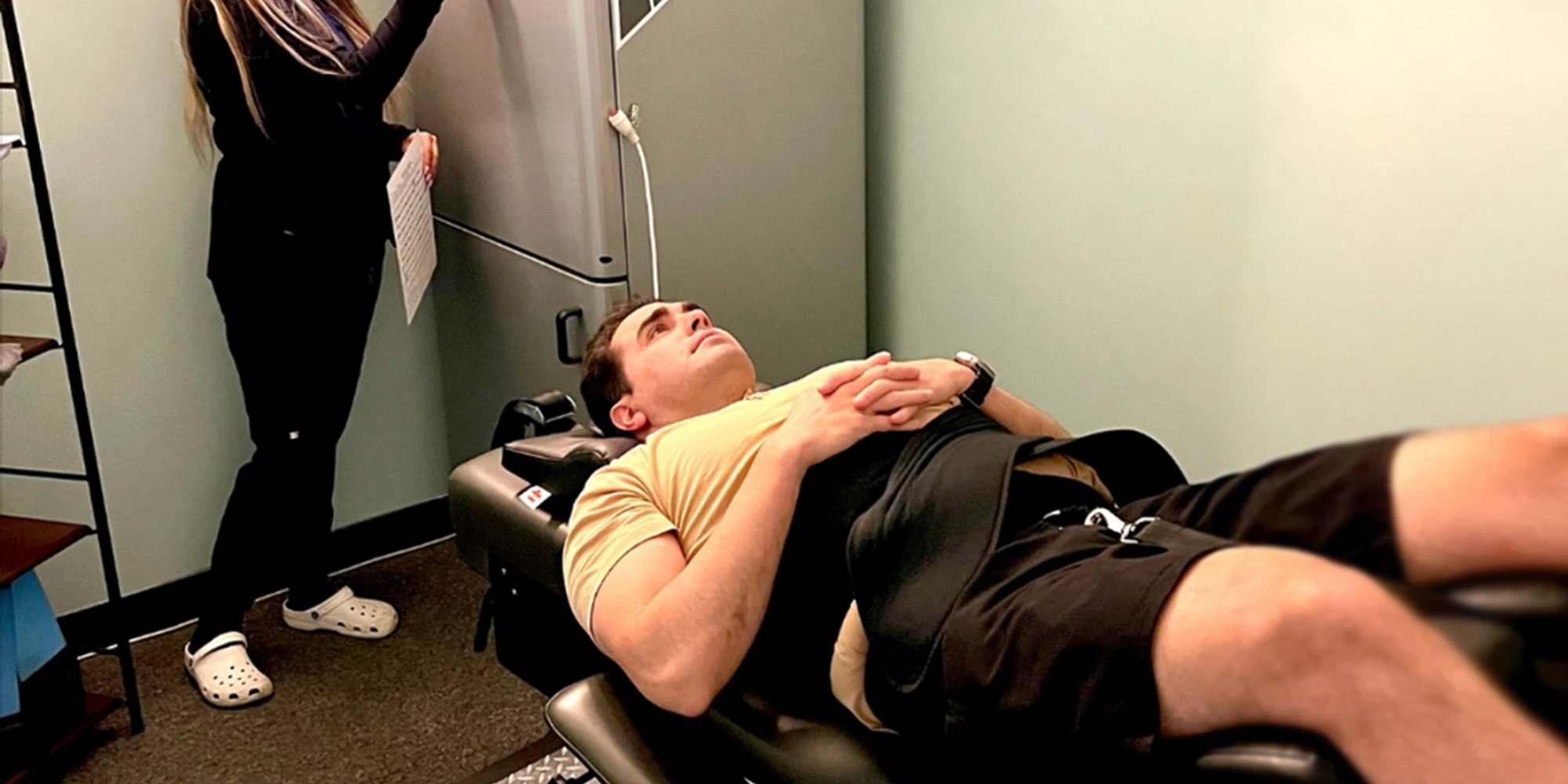 Chiropractic-Santa-Clarita-CA-Man-On-Decompression-Table-LP-Mobile.webp Chiropractic-Santa-Clarita-CA-Man-On-Decompression-Table-LP-Mobile.webp